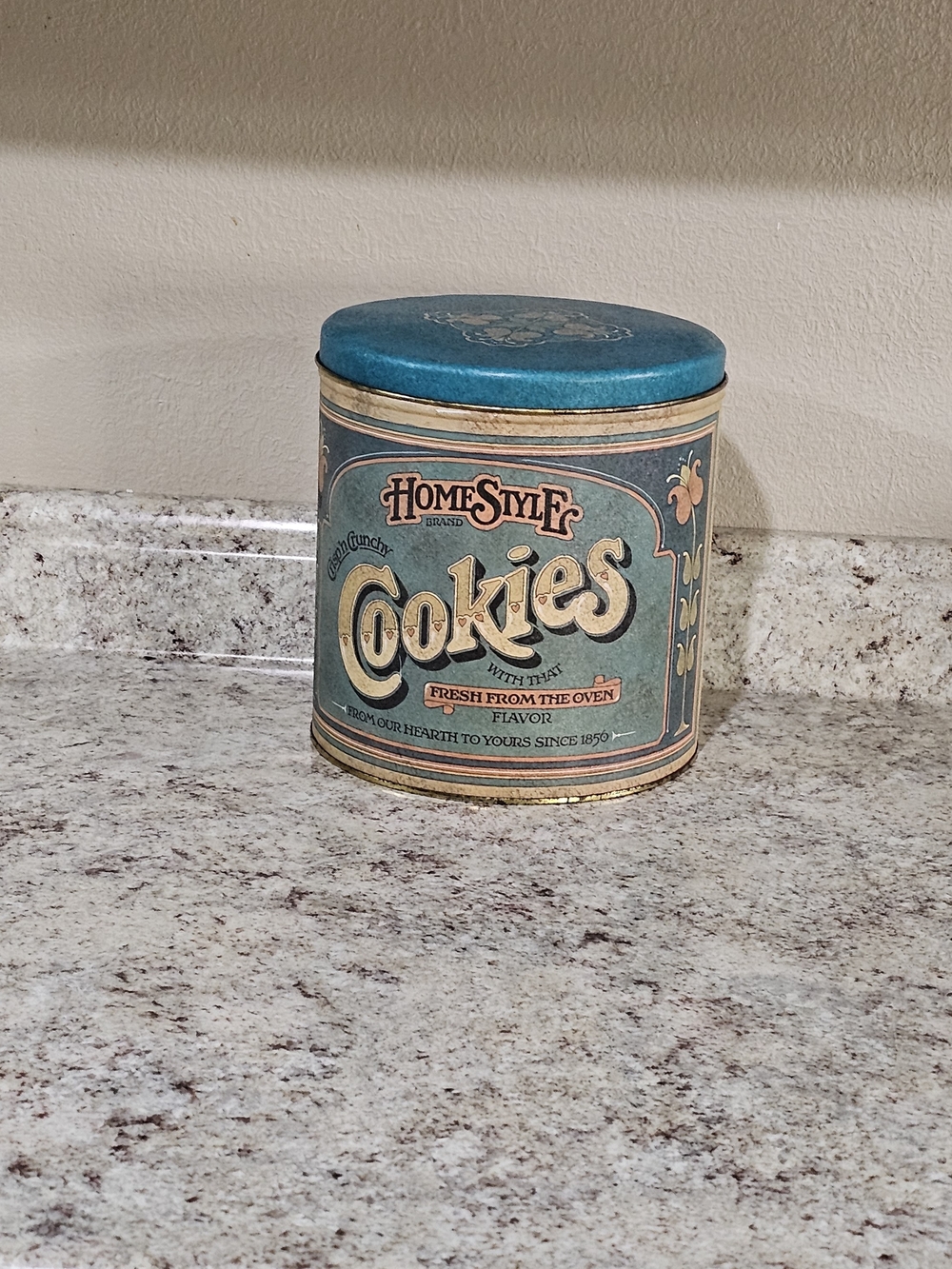 Vintage HomeStyle Cookies Tin Vintage-Inspired Kitchen Storage - Picture 9 of 9